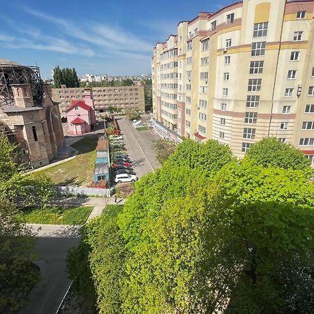 Apartment On Bukovinska Rivne Bagian luar foto
