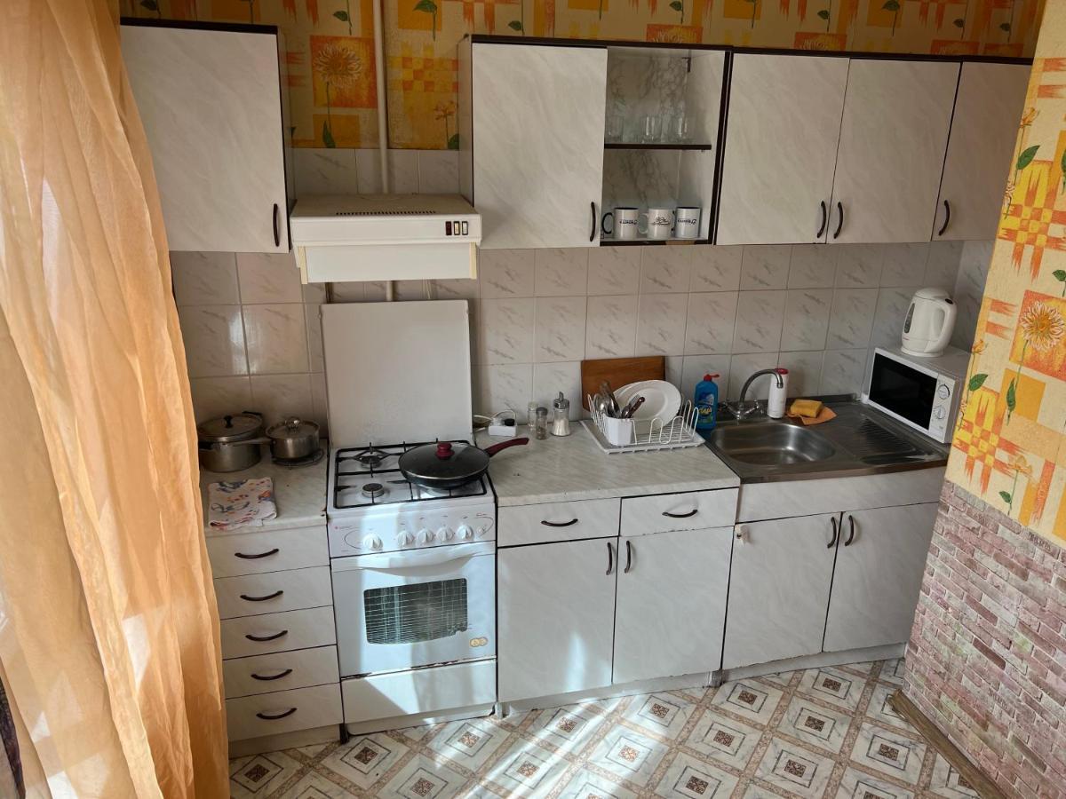 Apartment On Bukovinska Rivne Bagian luar foto