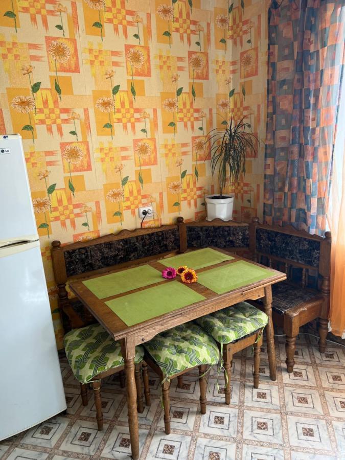 Apartment On Bukovinska Rivne Bagian luar foto